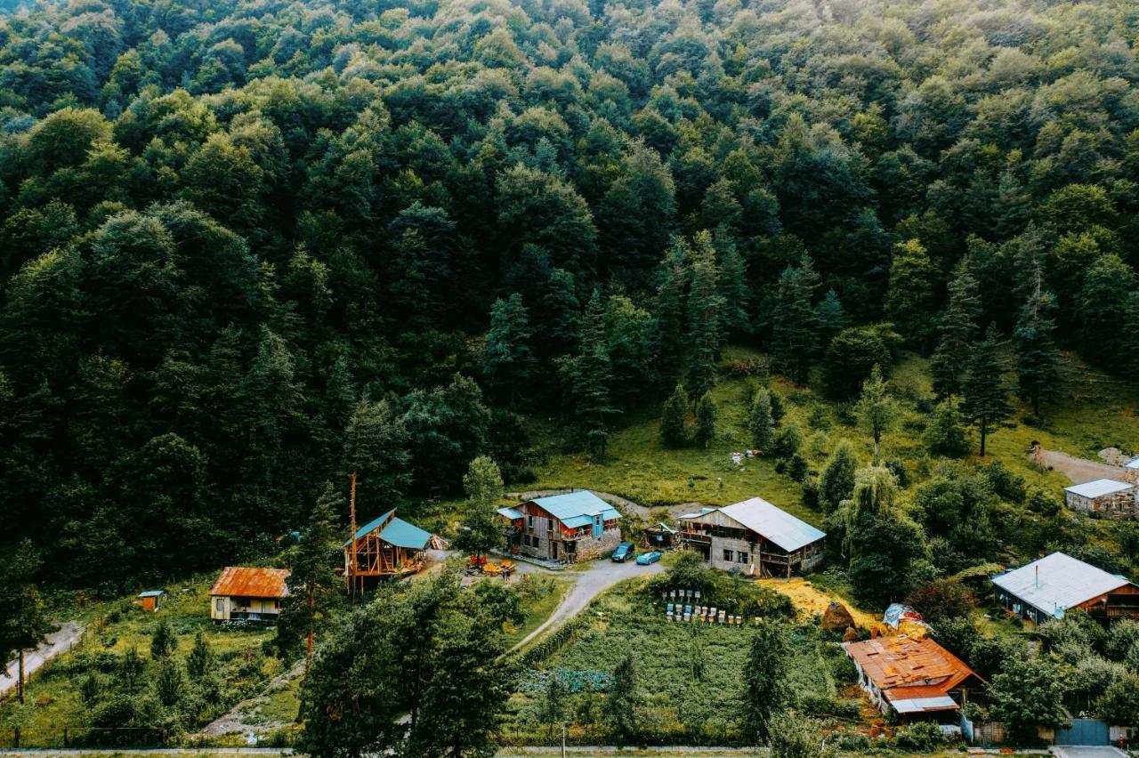 Korsha Guesthouse Roshka Екстер'єр фото